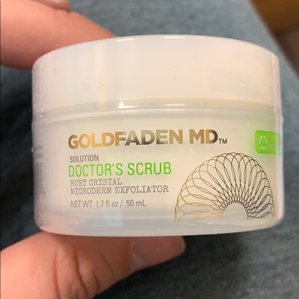 NEW - Goldfaden MD doctor’s scrub